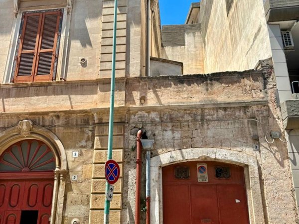 intera palazzina in vendita ad Adelfia