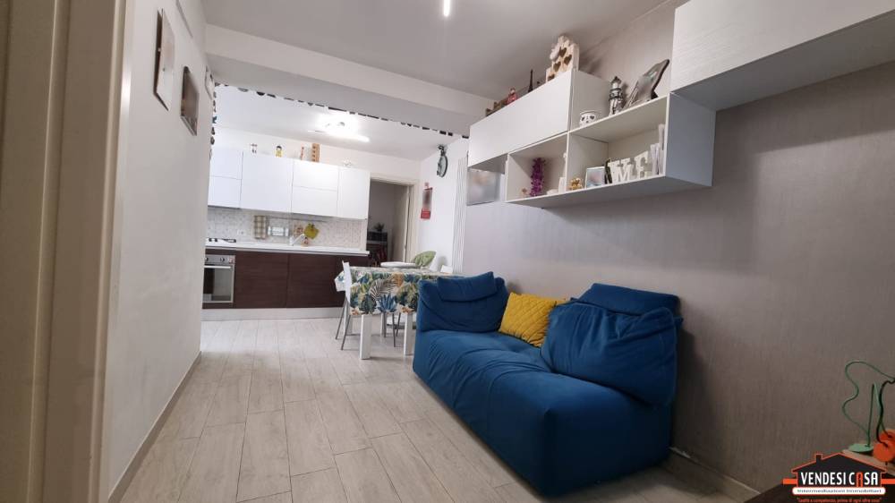 casa indipendente in vendita ad Adelfia in zona Canneto