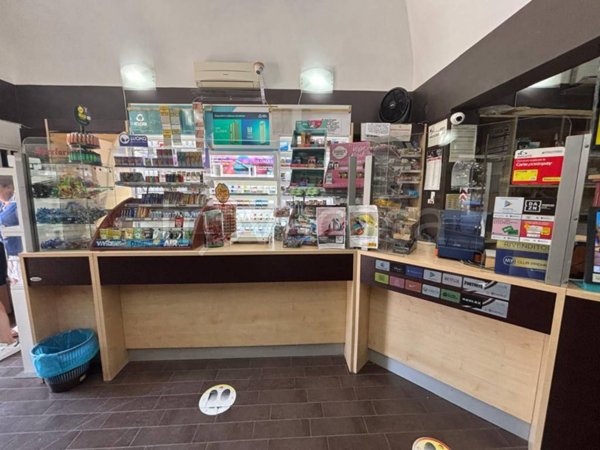 negozio in vendita ad Adelfia