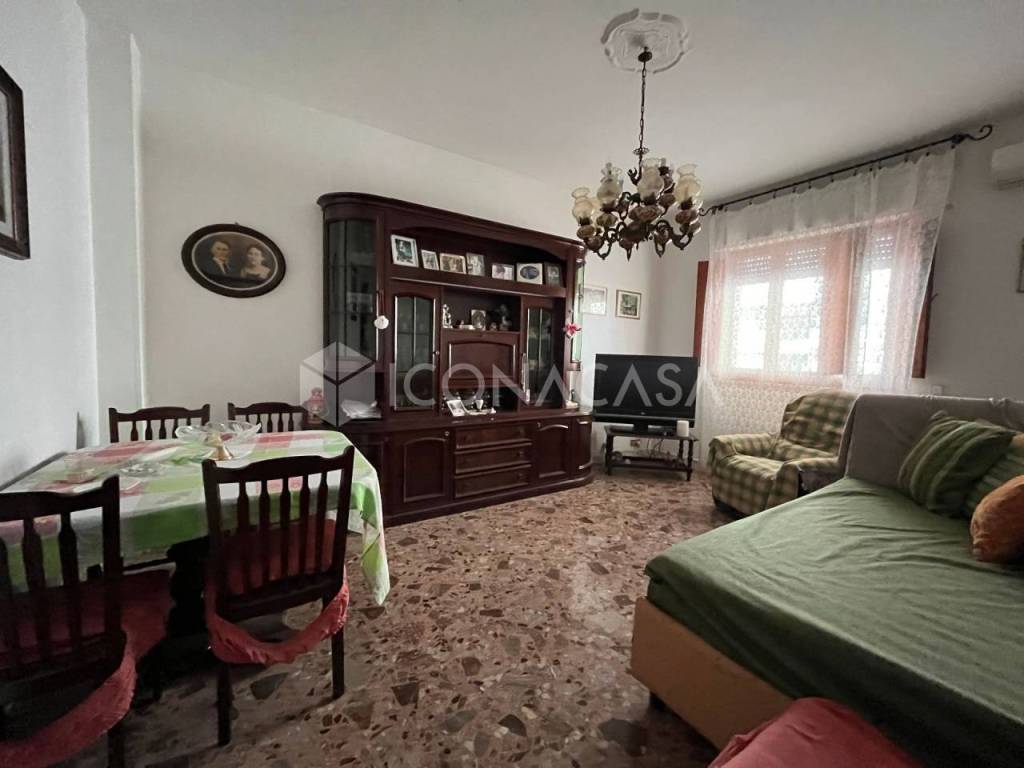 casa indipendente in vendita ad Adelfia