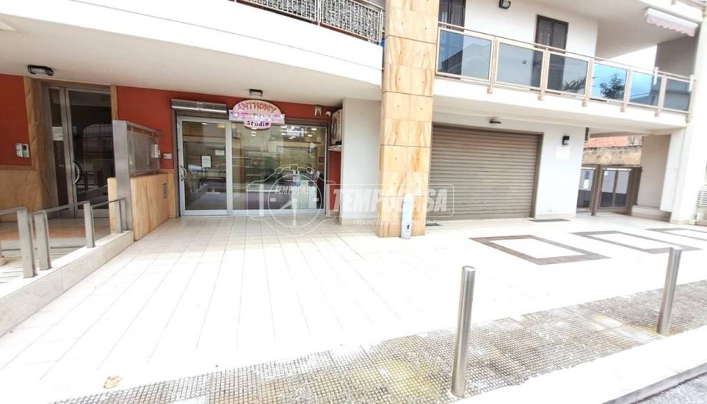 trivano in vendita ad Adelfia in zona Canneto