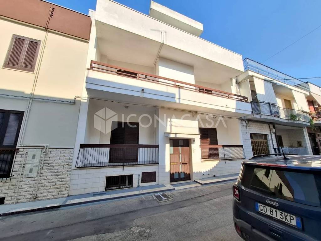 appartamento in vendita ad Adelfia