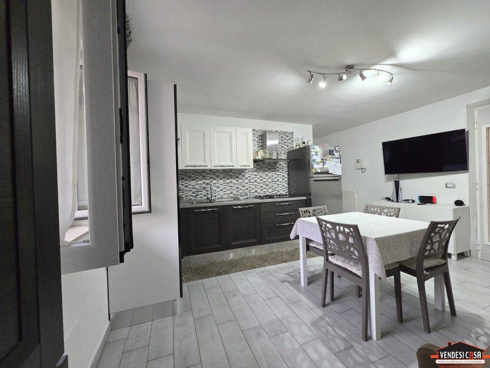 appartamento in vendita ad Adelfia