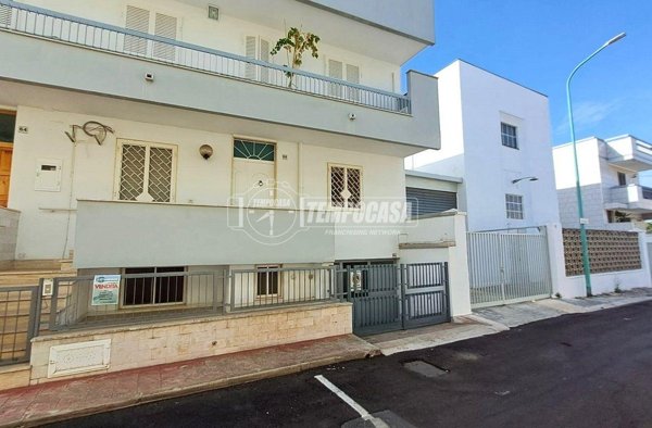 casa indipendente in vendita ad Adelfia in zona Canneto