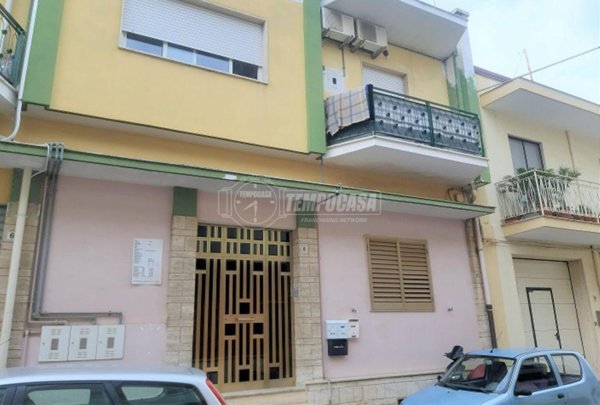 appartamento in vendita ad Adelfia in zona Canneto