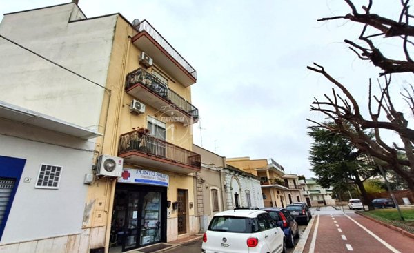 appartamento in vendita ad Adelfia in zona Canneto