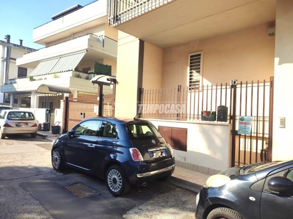 trivano in vendita ad Adelfia in zona Canneto