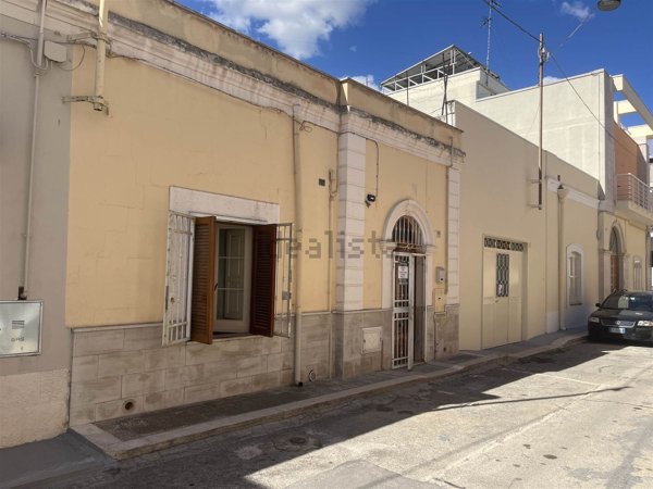 casa indipendente in vendita ad Adelfia