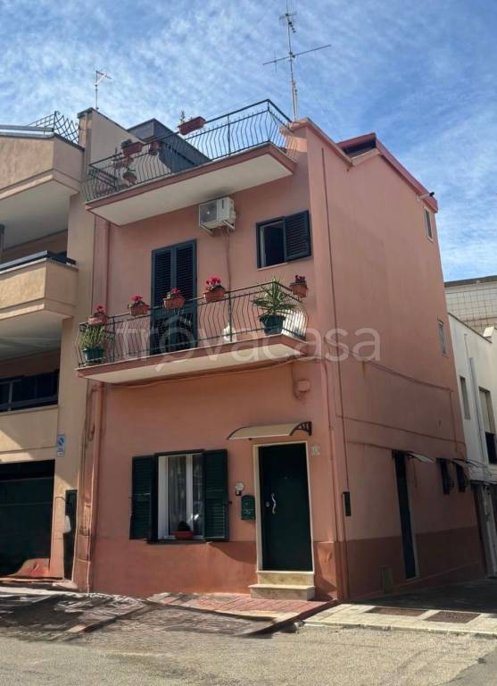 casa indipendente in vendita ad Adelfia