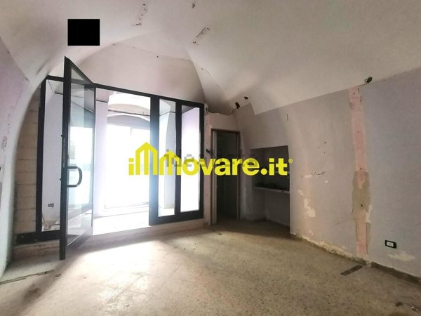 locale commerciale in vendita ad Adelfia