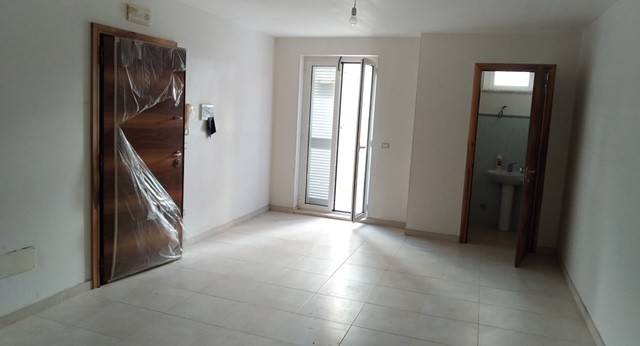 locale commerciale in vendita ad Adelfia