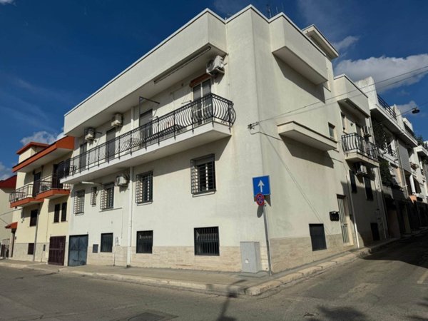 appartamento in vendita ad Adelfia in zona Canneto