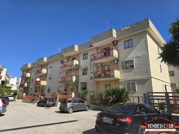 appartamento in vendita ad Adelfia in zona Canneto