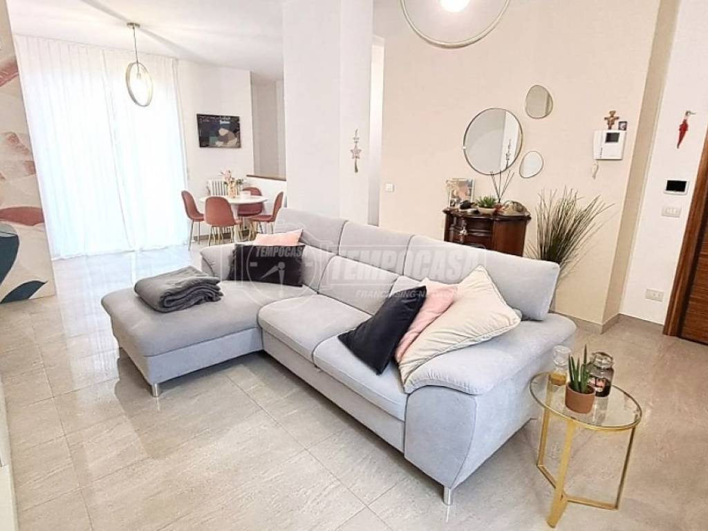 appartamento in vendita ad Adelfia in zona Canneto