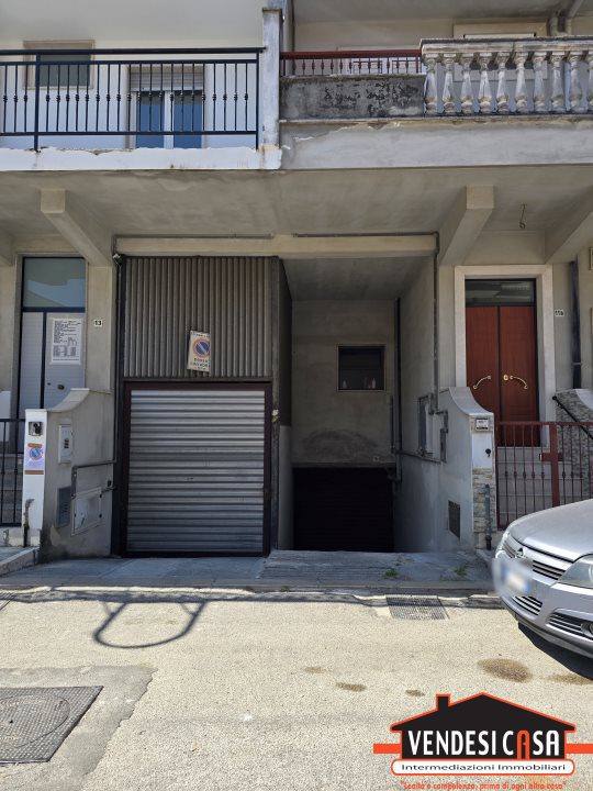 casa semindipendente in vendita ad Adelfia in zona Canneto