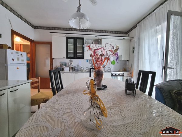 casa semindipendente in vendita ad Adelfia in zona Canneto