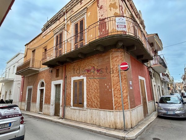 casa indipendente in vendita ad Adelfia in zona Canneto