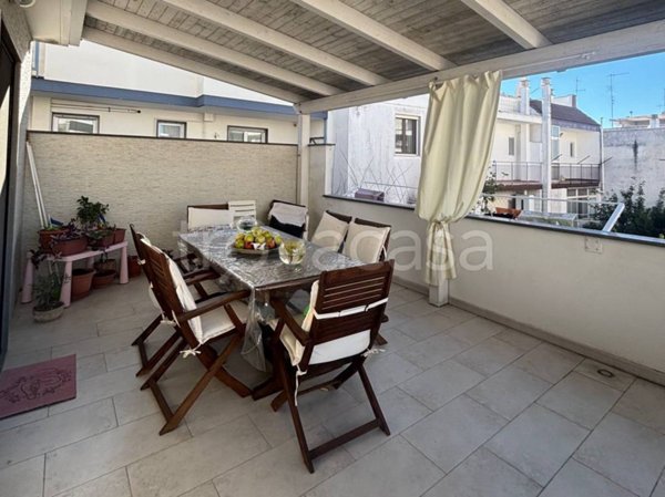 appartamento in vendita ad Adelfia in zona Canneto