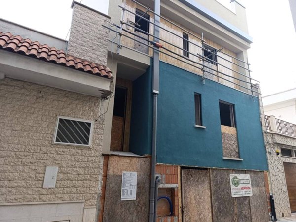 appartamento in vendita ad Adelfia in zona Canneto