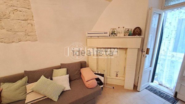 casa indipendente in vendita ad Adelfia in zona Canneto