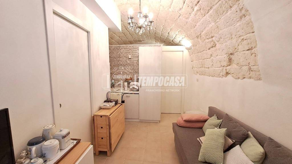 casa indipendente in vendita ad Adelfia in zona Canneto