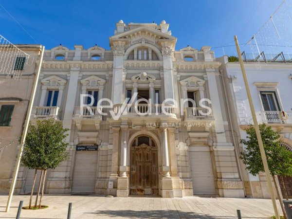 intera palazzina in vendita ad Adelfia