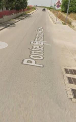 locale commerciale in vendita ad Adelfia