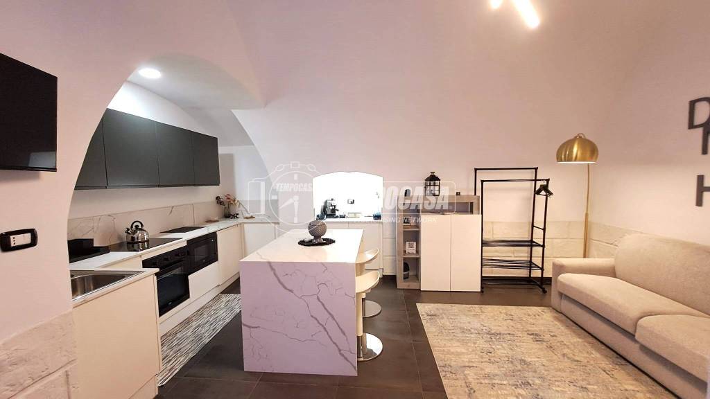 casa indipendente in vendita ad Adelfia in zona Canneto