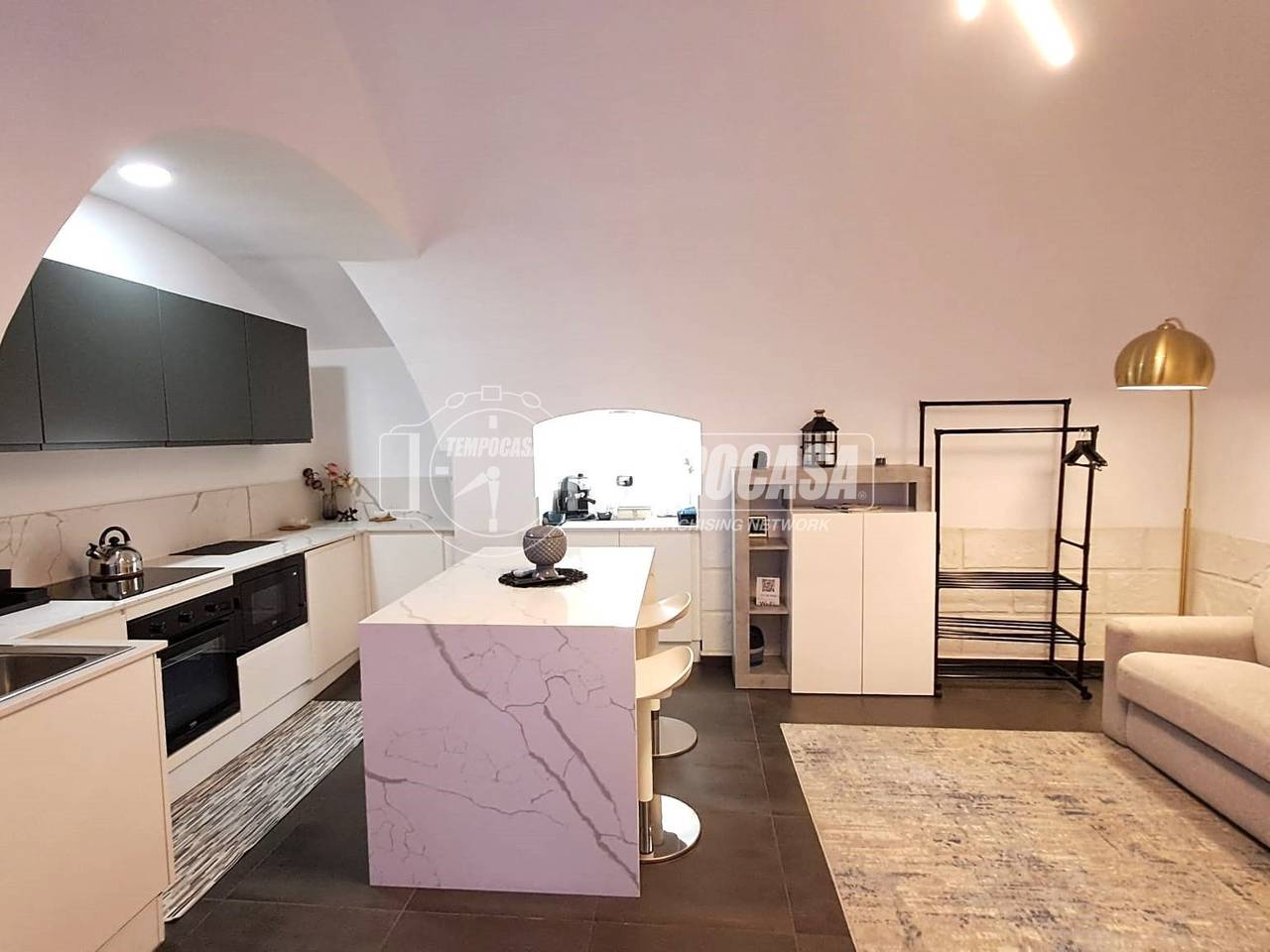 casa indipendente in vendita ad Adelfia in zona Canneto