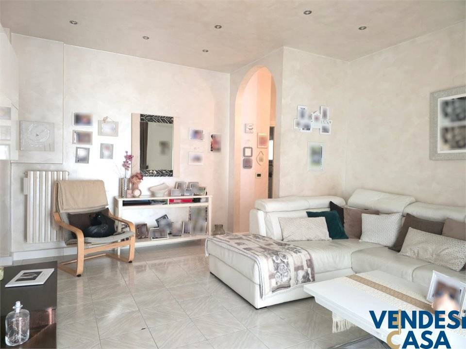 appartamento in vendita ad Adelfia in zona Canneto