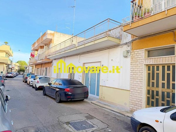casa indipendente in vendita ad Adelfia in zona Canneto