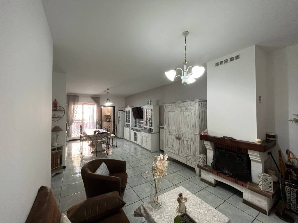 appartamento in vendita ad Adelfia