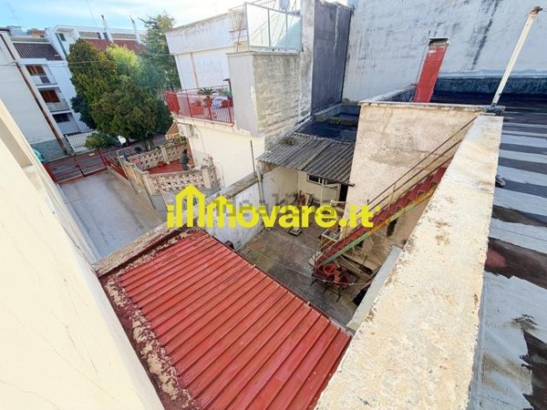 casa indipendente in vendita ad Adelfia in zona Canneto