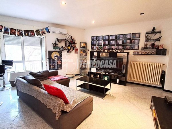 appartamento in vendita ad Adelfia in zona Canneto