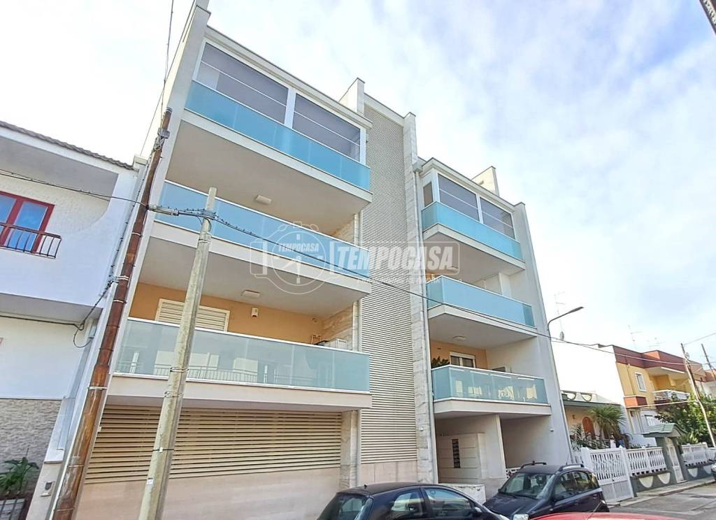 appartamento in vendita ad Adelfia in zona Canneto