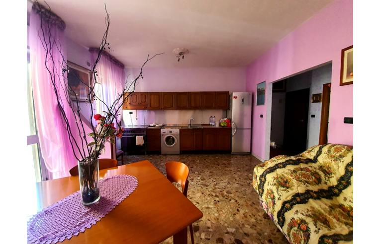 appartamento in vendita ad Adelfia in zona Canneto