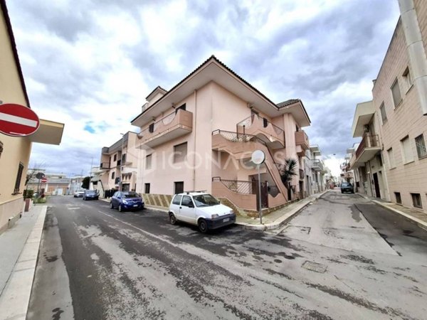casa indipendente in vendita ad Adelfia in zona Canneto