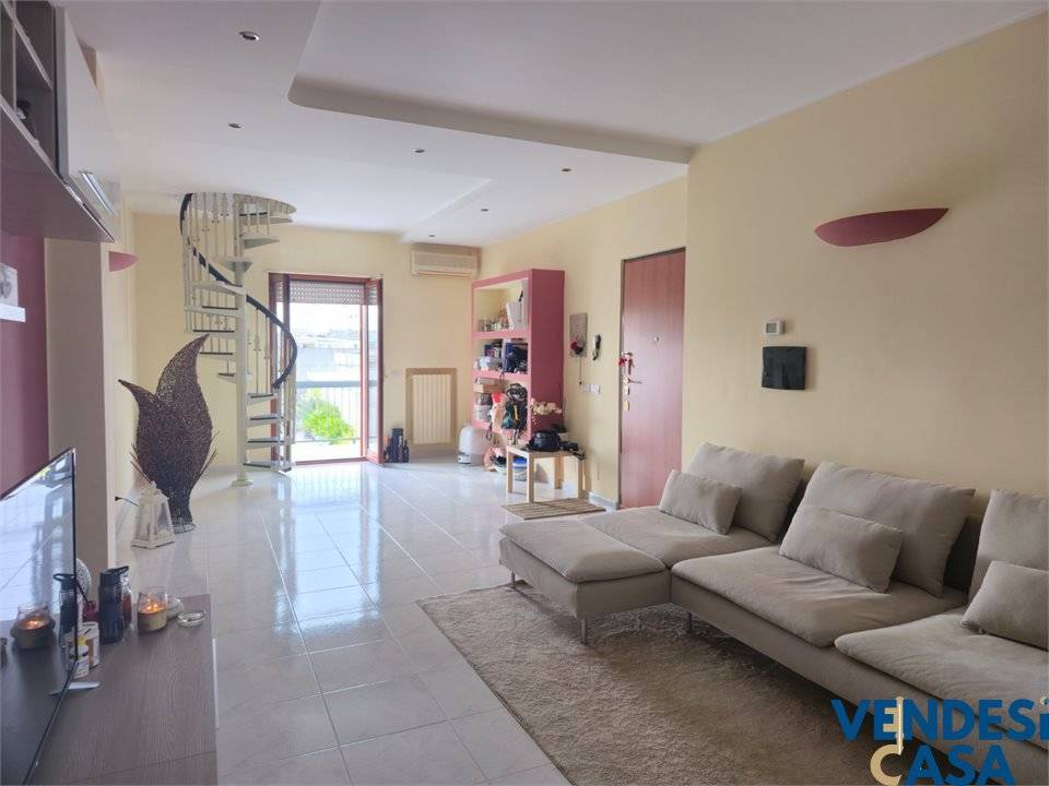 appartamento in vendita ad Adelfia in zona Canneto