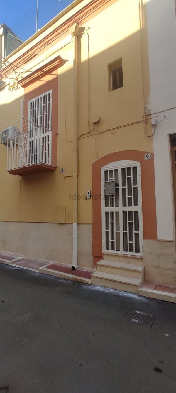 casa indipendente in vendita ad Adelfia in zona Canneto