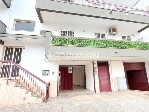 appartamento in vendita ad Adelfia in zona Canneto