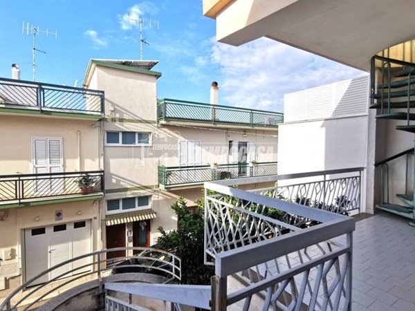 appartamento in vendita ad Adelfia in zona Canneto