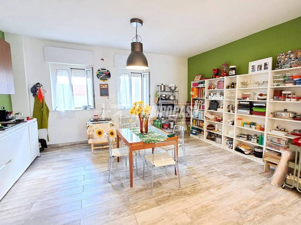 appartamento in vendita ad Adelfia