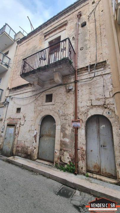 casa indipendente in vendita ad Adelfia in zona Canneto