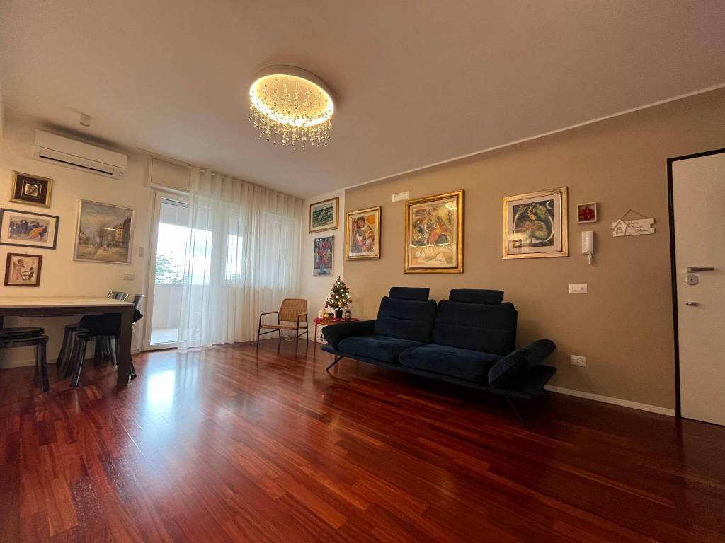 appartamento in vendita ad Adelfia