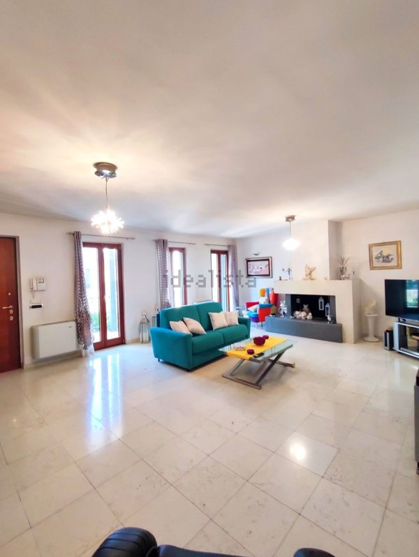 casa indipendente in vendita ad Adelfia