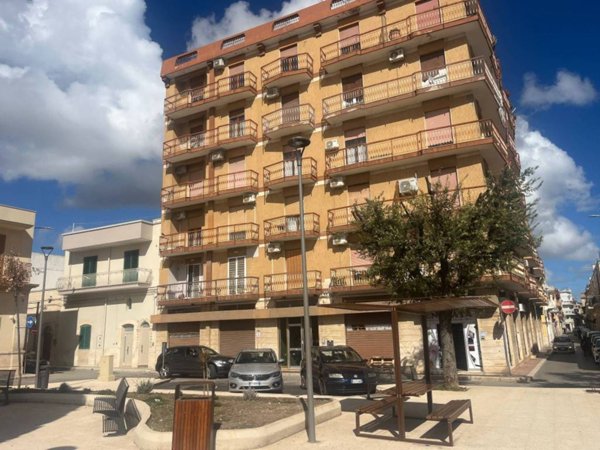 appartamento in vendita ad Adelfia in zona Canneto