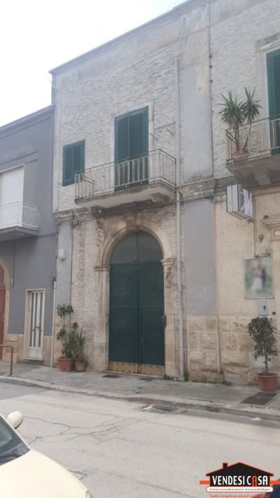 casa indipendente in vendita ad Adelfia in zona Canneto