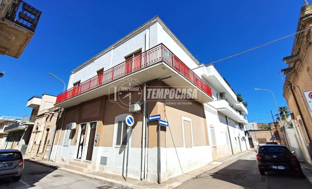 casa indipendente in vendita ad Adelfia in zona Canneto