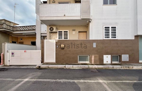 appartamento in vendita ad Adelfia in zona Canneto