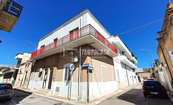 casa indipendente in vendita ad Adelfia in zona Canneto